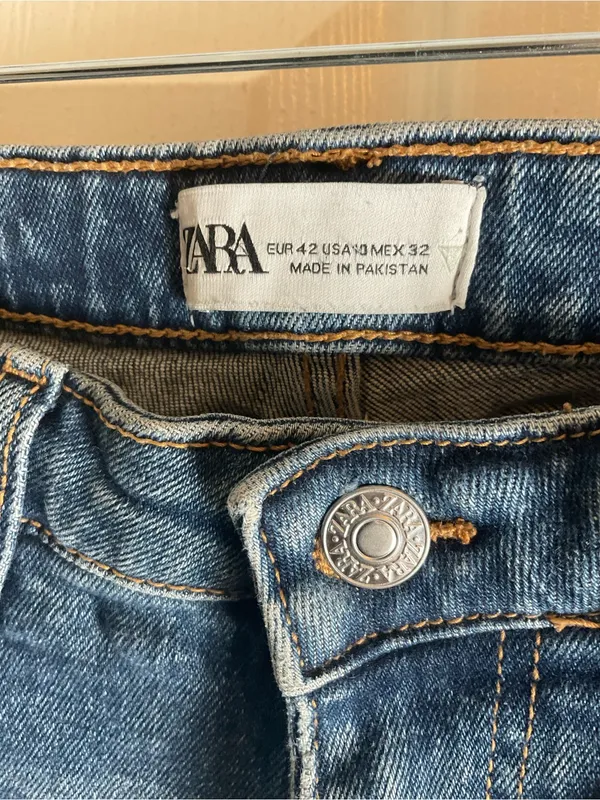 Zara Z1975 High-Rise Straight Leg Jeans Medium Wash Raw Hem – Size US 10 - Image 5
