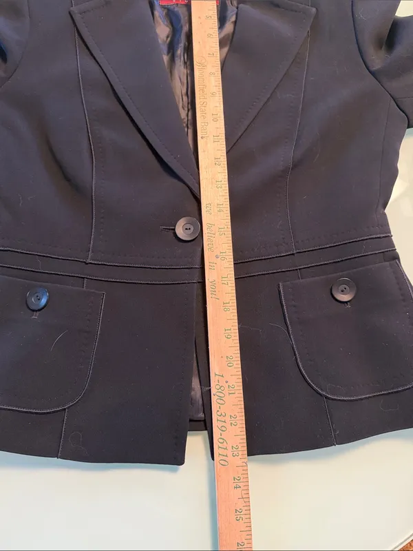 MaxMara Black Single-Button Tailored Blazer - Image 9
