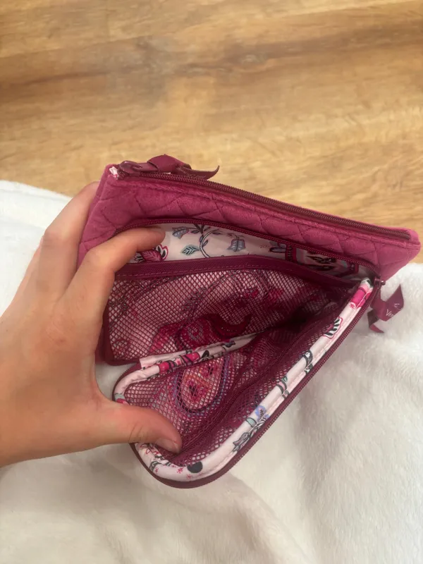 Vera Bradley Small Quilted wristlet - Image 4