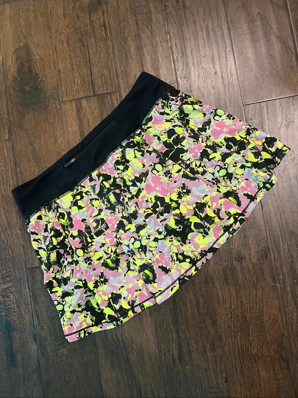 lululemon athletica Neon Pink, Yellow & Black Patterned Skort 8 EUC - Image 5