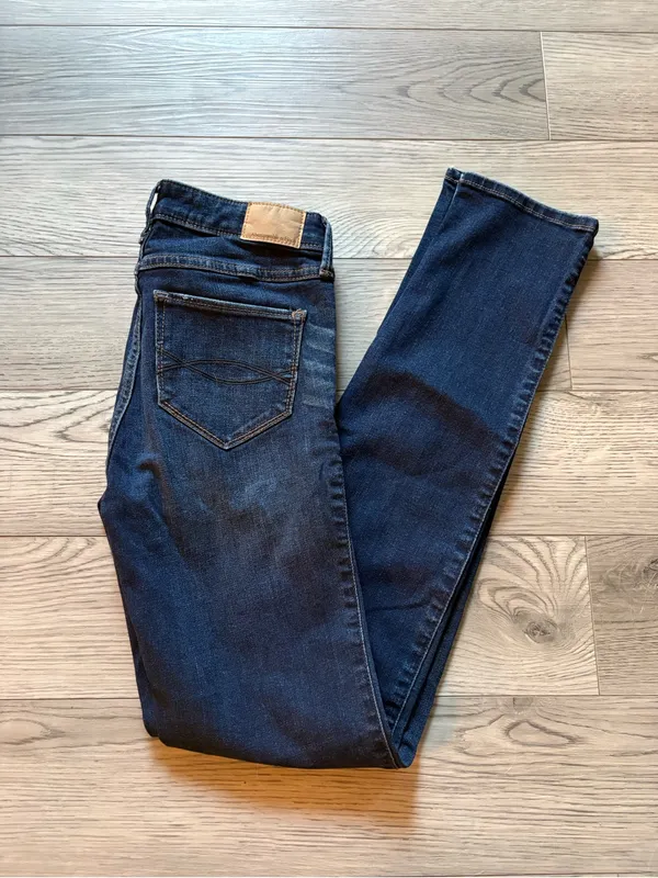 Abercrombie & Fitch mid rise straight jeans - Image 4