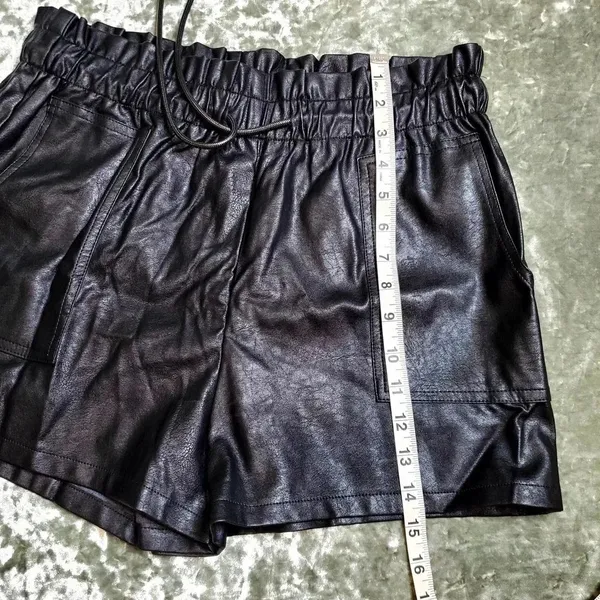 Faux‎ Leather High Waist Shorts Black Size L - Image 4
