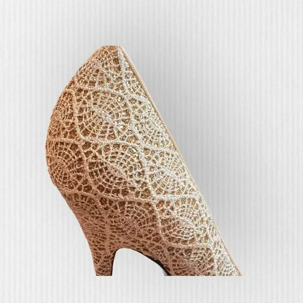Palter DeLiso Kiss Ivory Heirloom Lace‎ Gold Glitter Pump Size Italy 37 US 6.5 - Image 3