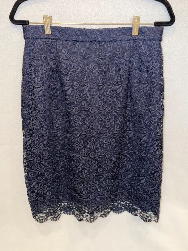UNIQLO Navy Floral Lace Skirt |‎ Romantic Cottagecore Feminine Lace Overlay L - Image 2