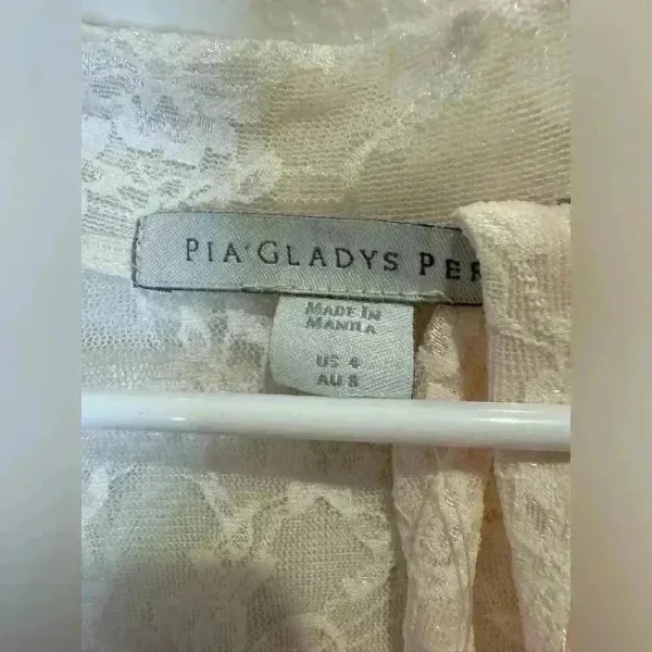 Pia Gladys Perey NWT Women’s Guipure Wedding Sheer Lace Robe Size 4‎ - Image 3