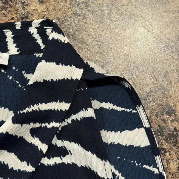 NEW Calvin Klein Top Zebra Y2K Animal Safari Coquette Button Up Blue White Large - Image 4