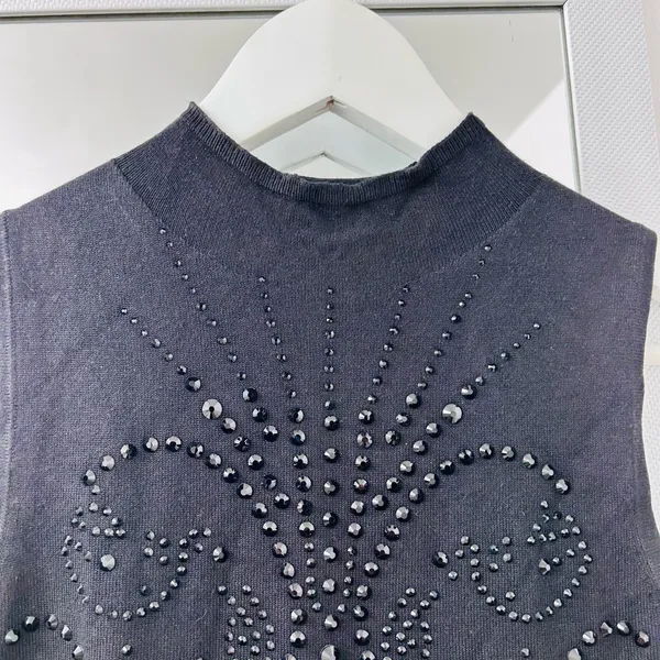 New Guess Calista Rhinestone Knit Top. Medium - Image 6