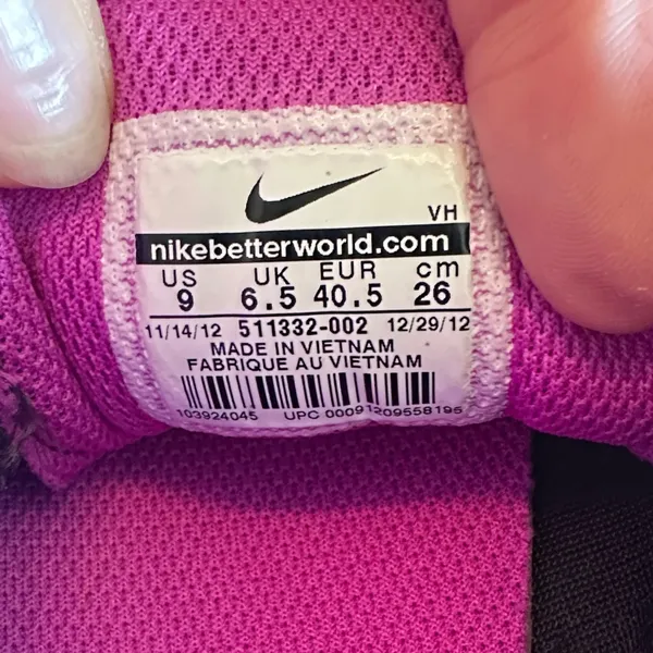 Nike Women's Black and Pink Athletic Shoes - Image 7