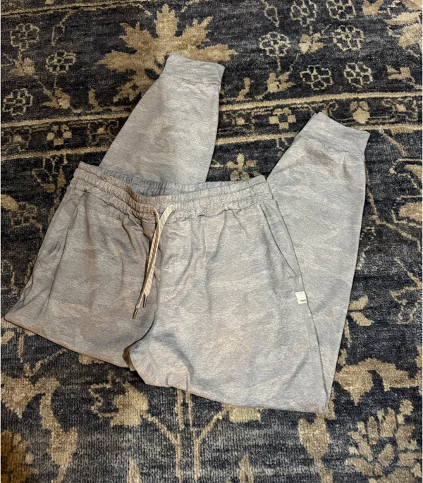 Vuori Camo Performance Joggers Small - Image 2