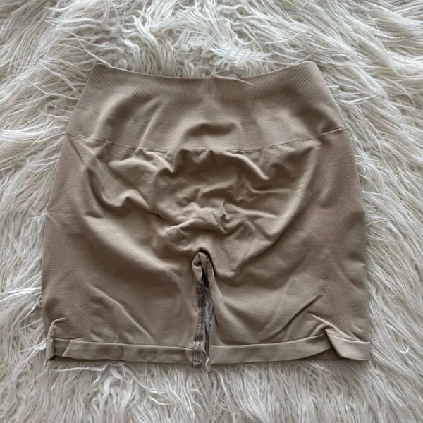 Alphalete Amplify Ultra High Rise Biker Short 4.5” Linen Size Large - Image 5