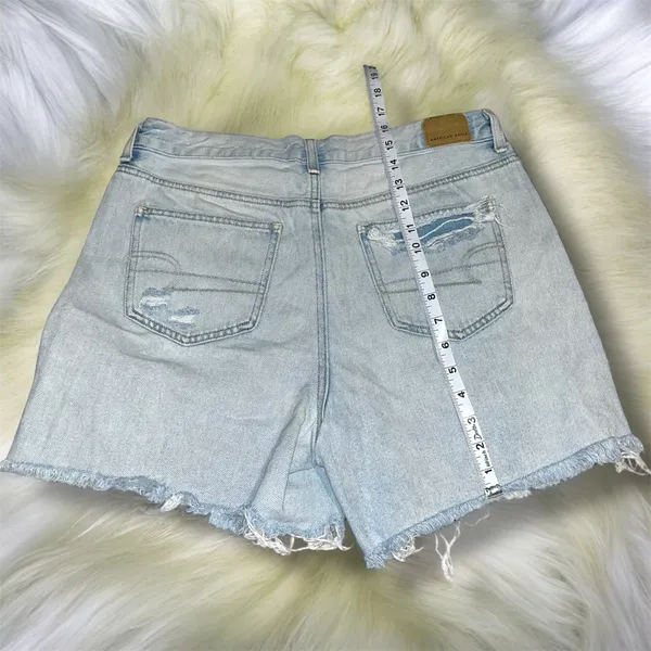 American Eagle Mom Short Distressed Light Blue Denim Shorts size 10 - Image 3