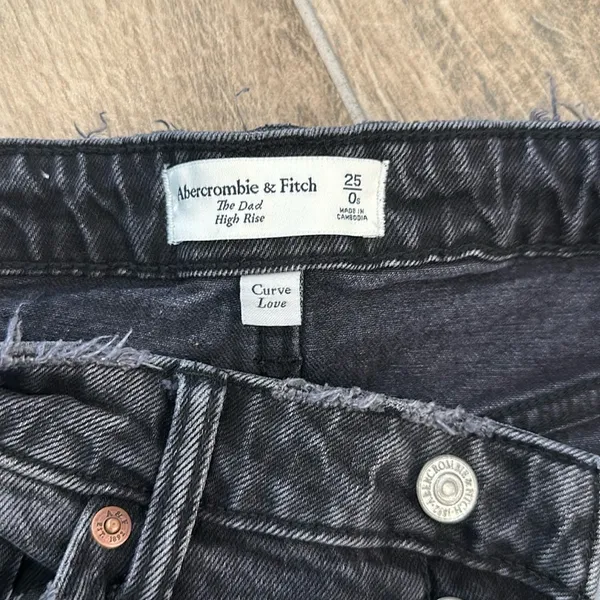 Abercrombie jeans - Image 4