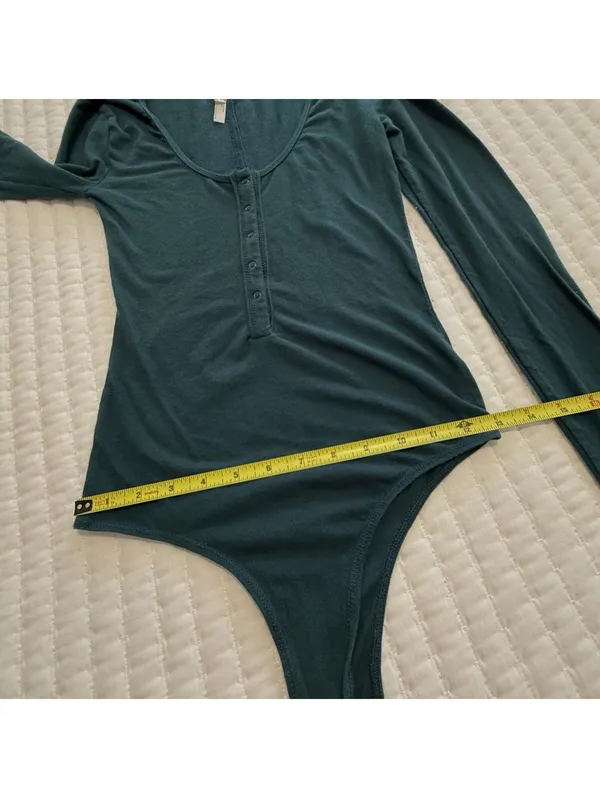Free People Green Snap Henley Bodysuit Long Sleeve Sz XS Extra Small - Image 5