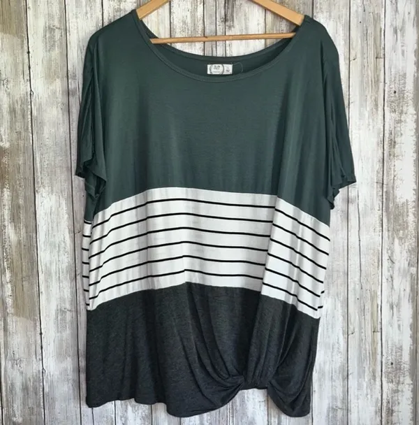 Maurice’s Flawless Green Striped Knot Tee •1X - Image 2