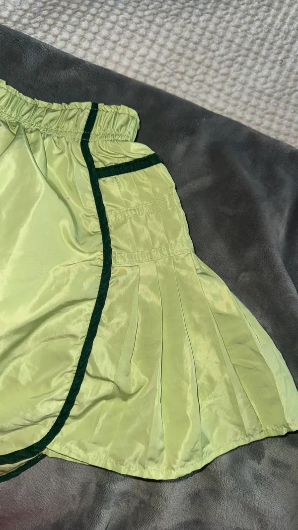 Shorts Green Size L - Image 2