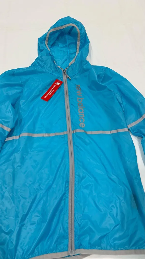 New Balance Lightweight Jacket Women’s sz s - Image 2