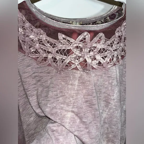 Buckle Gimmicks Collection Mauve Mesh Paisley CrissCross Long Sleeve Size Large - Image 9