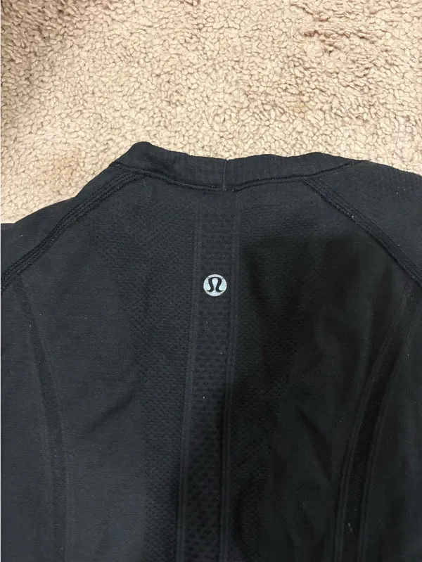 Lululemon Black Swiftly Short Sleeve - Image 4