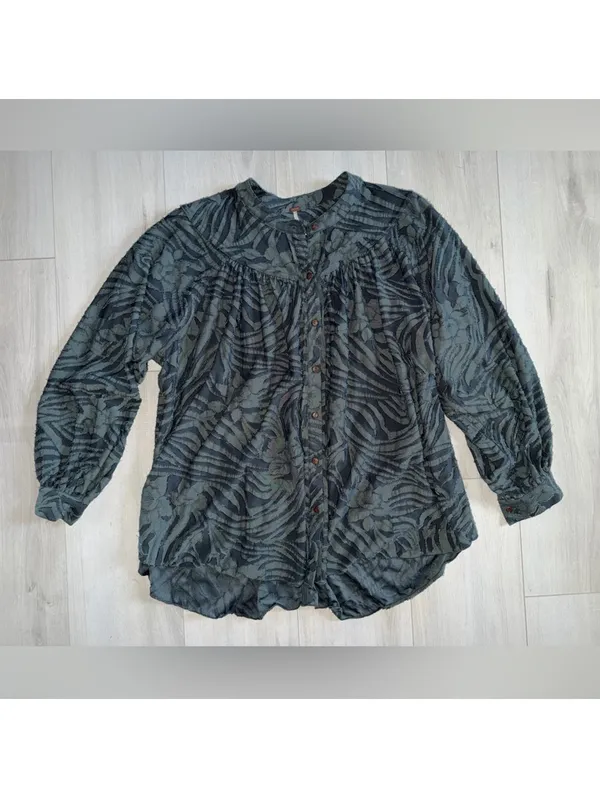 Free People Can’t Stop Dreaming Boho Whimsical Button Down Blouse size medium - Image 5
