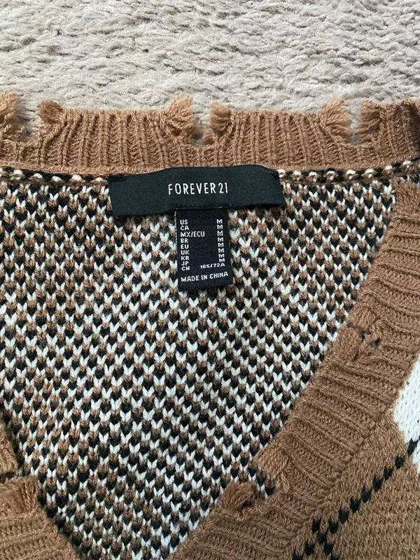 Forever 21 Brown & White Argyle V-Neck Cropped Sweater - Image 2