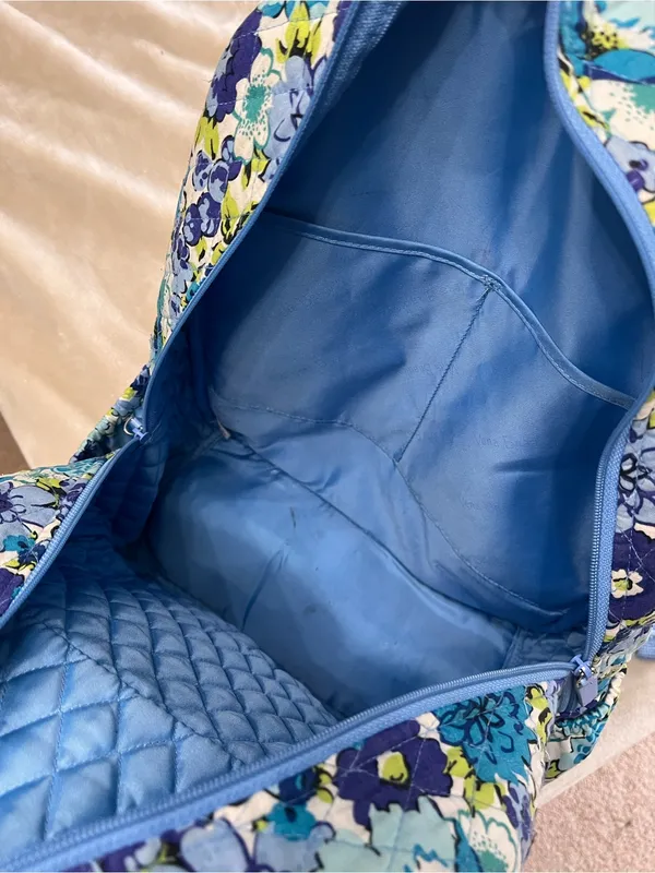 Vera Bradley Blue Floral Quilted Backpack with Aqua Accents - Image 4
