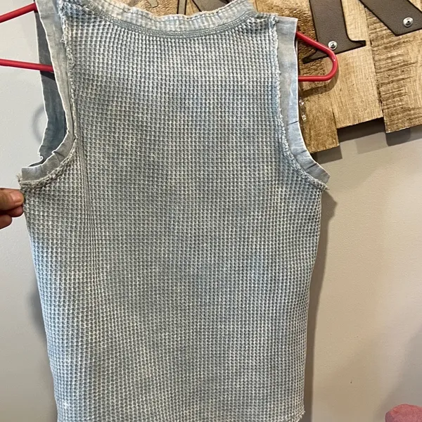 Mono B Boutique Light Blue Textured Tank Top - Image 2