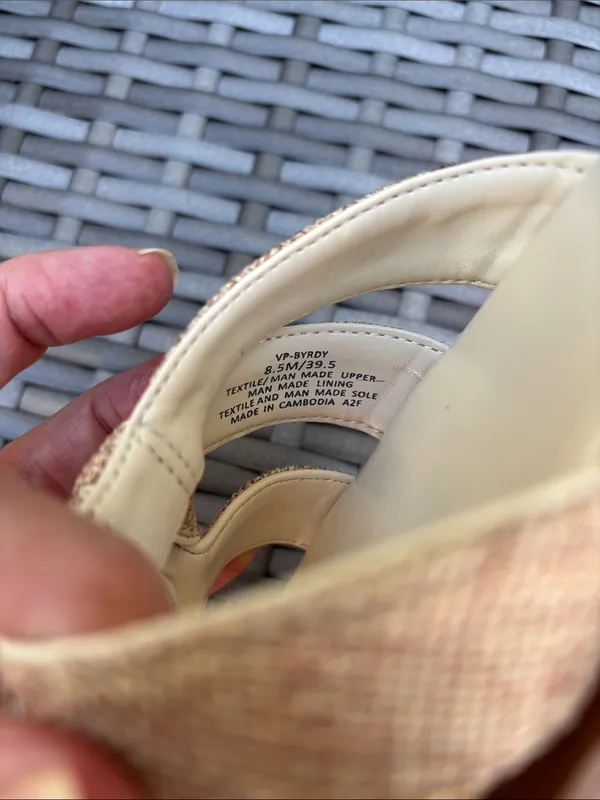 Vince Camuto VP-Byrdy Tan & Cream Woven Slide Sandals - Image 3