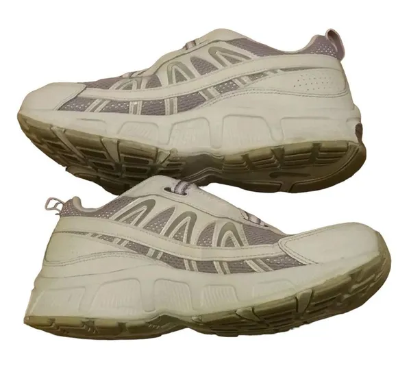 Nike running shoes T-run purple white with hook & loop closure size 6Y /7.5 W - Image 4