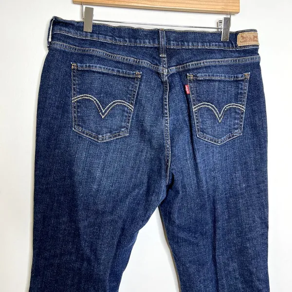 Levi's 515 Classic Bootcut Jeans - Image 4