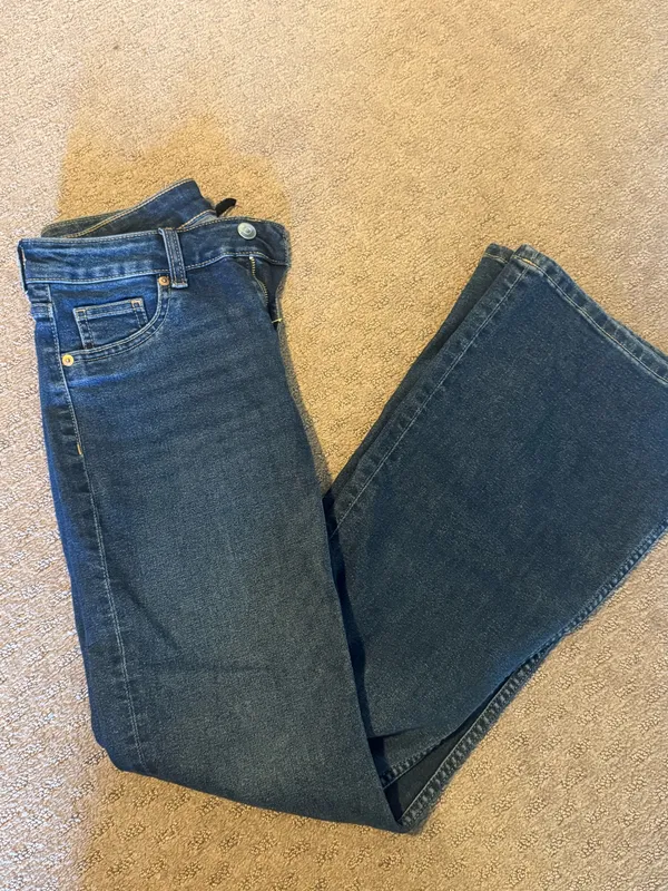 H&M Low-Rise Flare Jeans - Image 4