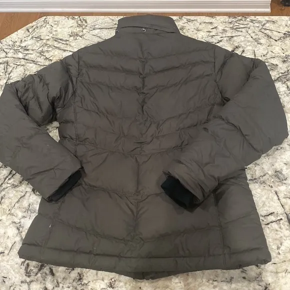 Columbia Women’s Winter Puffer Coat in dark/ olive‎ green Size Small - Image 5