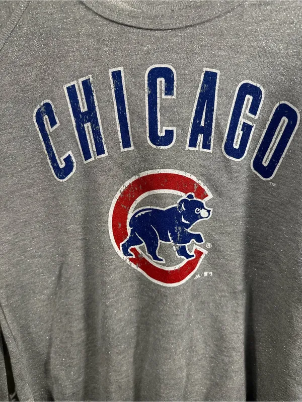 S92. Majestic Chicago Cubs womenshimmer long sleeve Crewneck Pullover Sweatshirt - Image 2