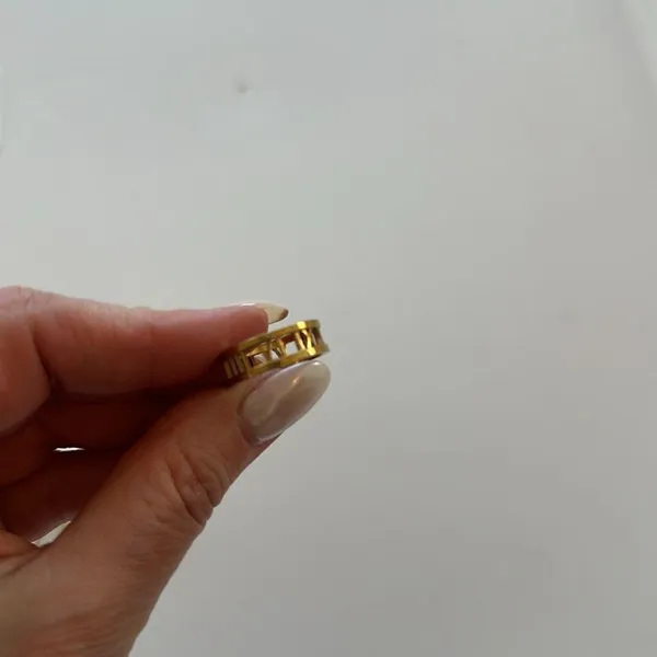 The Styled Collection Roman Ring Gold - Image 4