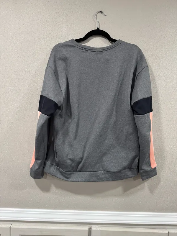 Nike Therma Crewneck Gray and Peach - Image 4