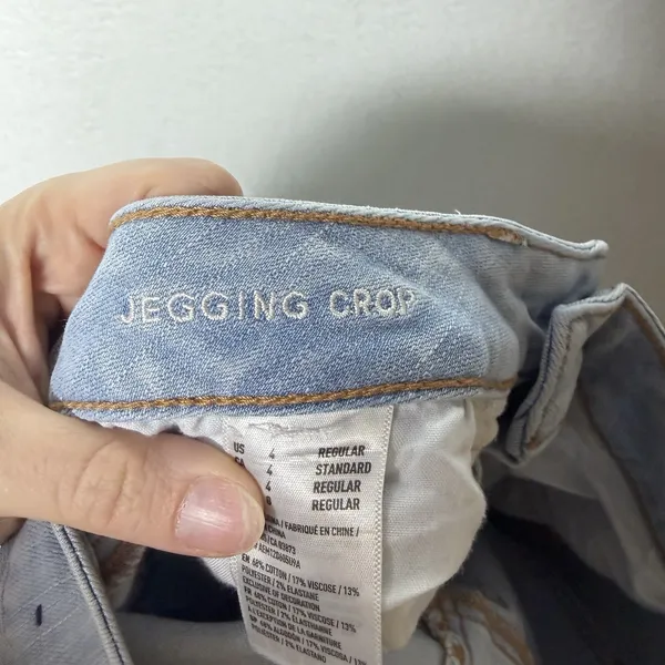 American Eagle Jegging Crop Light Wash Distressed Women's size 4 Regular - Image 9