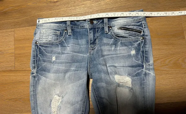 size 27 jeans, size 4 Buckle jeans - Image 8