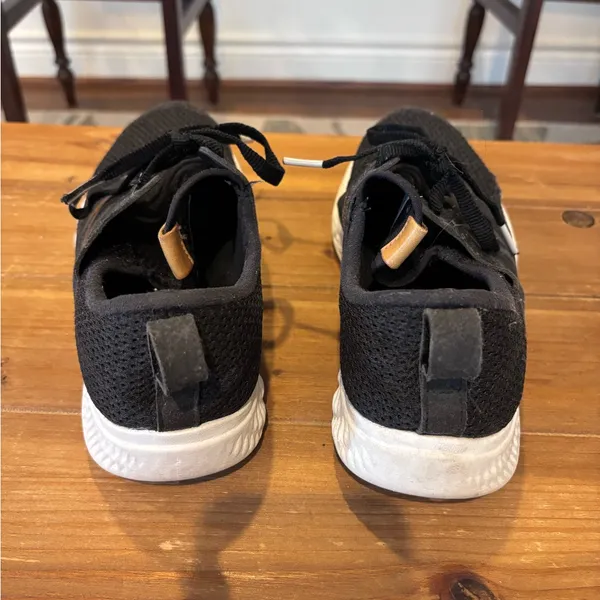 Black new balance sneakers - Image 4