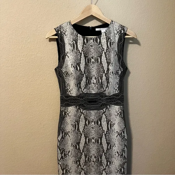 DVF Diane Von Furstenberg Embroidered Snake Print Fitted Dress - Image 4