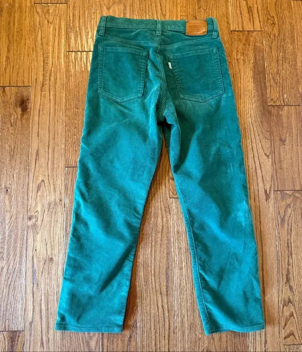 Levi’s wedgie straight green corduroy crop pant size 28 - Image 8