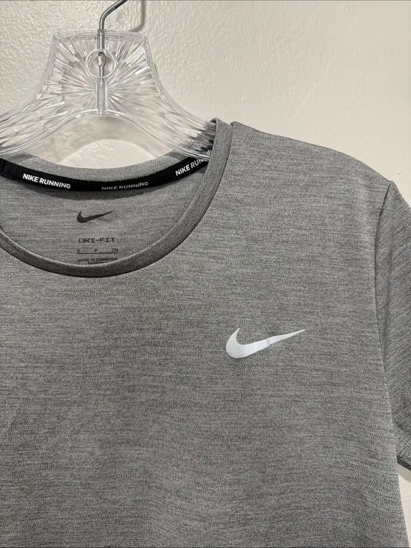 Nike Running Women's Gray Short Sleeve Athletic Tee with Mesh Panels - Image 6