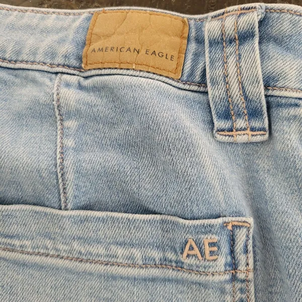 American Eagle Super High Rise Light Wash Cargo Baggy Wide Leg Jeans Womens 14 - Image 9