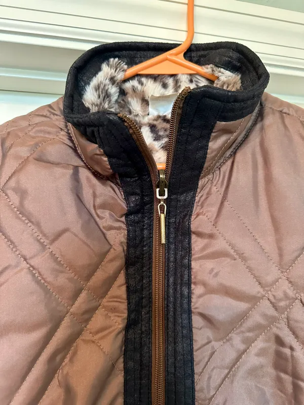 Gorgeous Bronze Vest Lined with Faux Leopard Fur - Never worn! Brand new! - Image 2