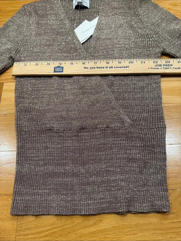 NWT pink rose wrap-front sweater size medium. - Image 4