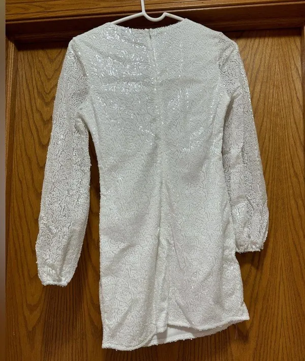 Long sleeve sequined homecoming dress size small - Image 2