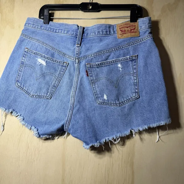 Levi’s 501 Women’s Denim Cut Off Shorts W33 Distressed Frayed Hem Blue‎ - Image 8