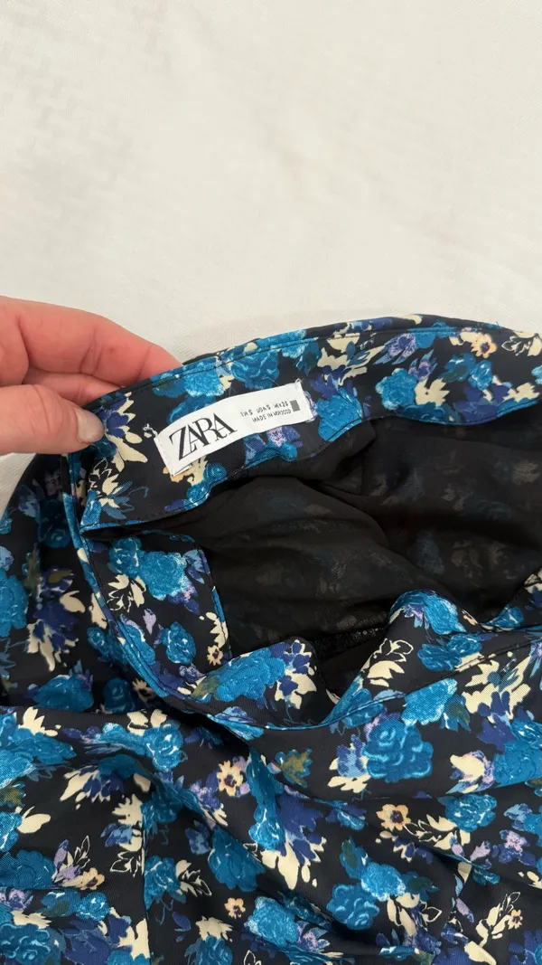 Zara floral skirt sz S - Image 2