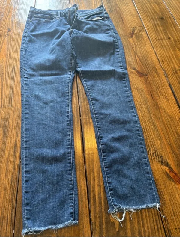 Levi’s 311 Shaping Skinny Jeans - Image 4