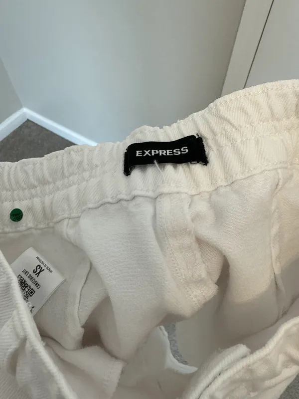 EXPRESS New! White  Shorts Size XS - Image 4