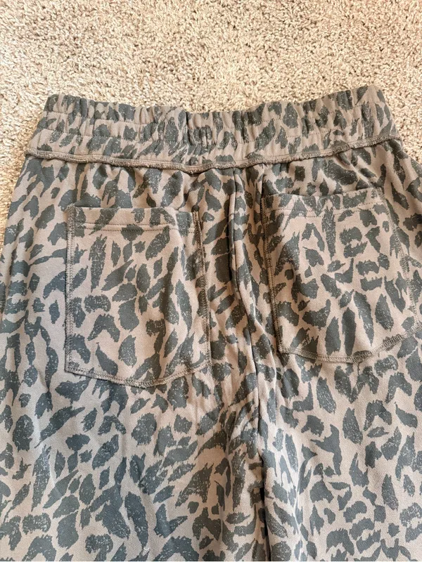 NWT Pistola Leopard Print Jogger Sweatpants Women’s Elastic Waist size large - Image 3