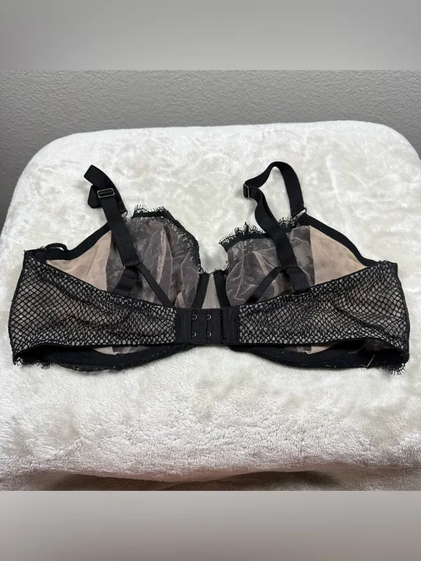 Victoria's Secret Black Lace unlined Underwire Bra SZ:38DD - Image 2